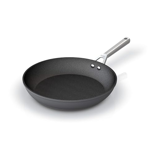 Ninja Cookware, Ninja NeverStick Professional, 16-Piece Pots and Pans Set, Non Stick Frying Pans, Kitchen Essentials, Stock Pot, Sauce Pan, Glass Lids, Saute Pan, All Stovetops, Black, C39900
