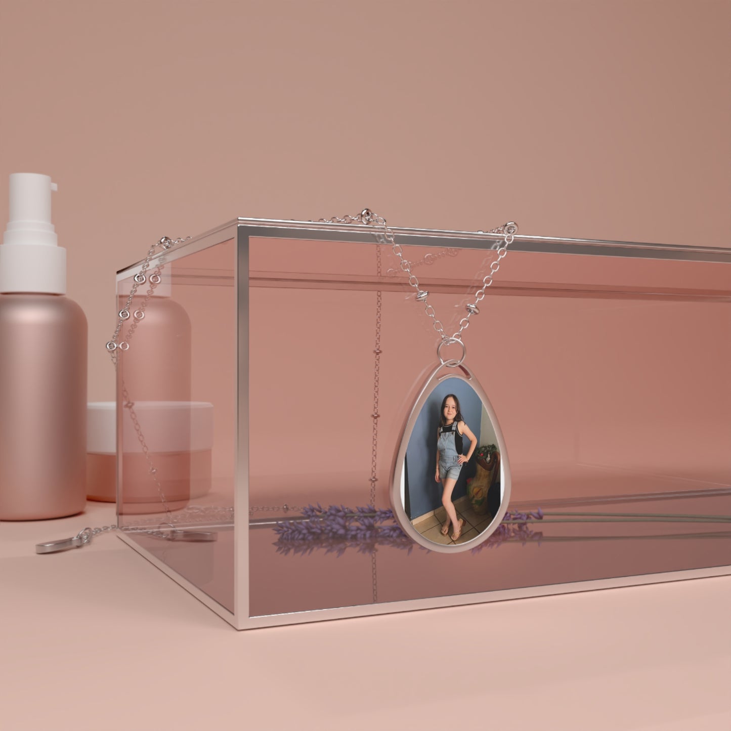 "The Oval Bond" – strong, emotional connection