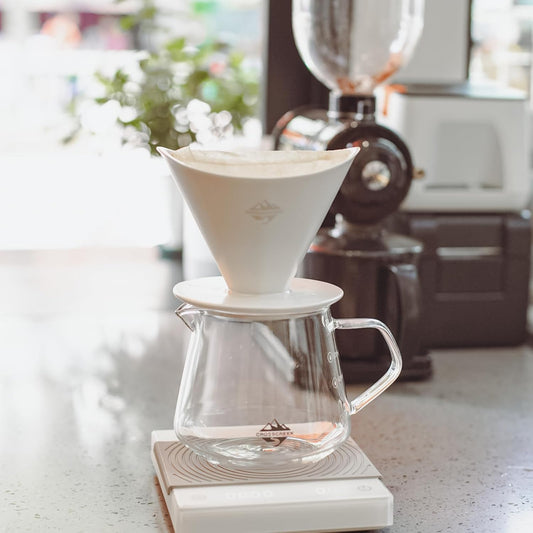 Pour over Coffee Maker Set, White Ceramic Coffee Dripper with 650Ml Coffee Glass Server V60 Paper Filter for Cafe Home Restaurant 6291-12102-03A